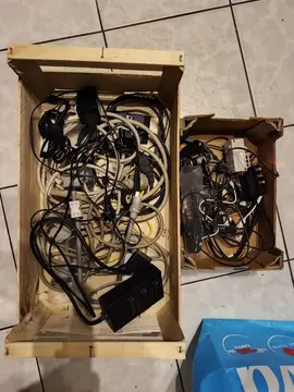 Divers câbles informatiques