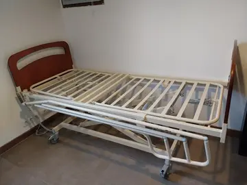 Lit médicalisé