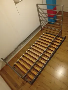 2 lits avec 2 lit tiroir, soit 4 couchages et 2 vides poche