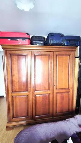 ARMOIRE