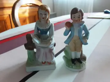 Lot figurines fille et garçon