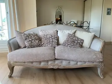 canapé bois et chiffon