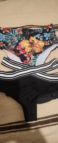 2 culottes de maillot de bain