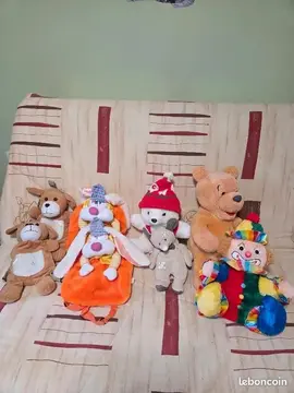 Peluches (propres, lavées à la machine)