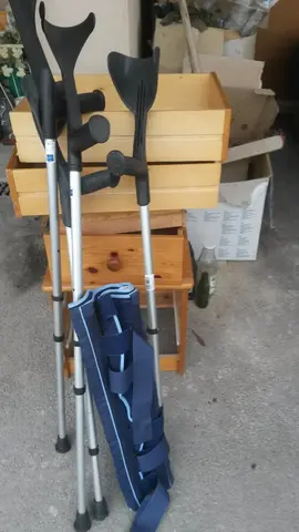 cannes et attele genoux