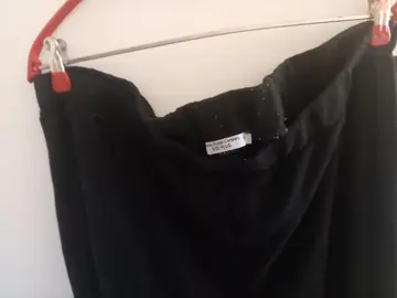 pantalon noir femme avec brillant bon état laver taille 54