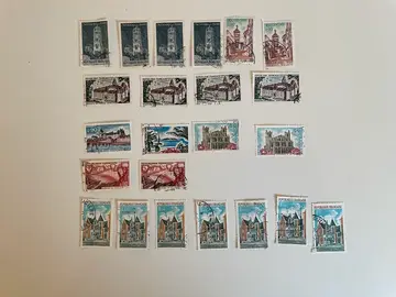 Lot 21 de 23 timbres Sites et monuments