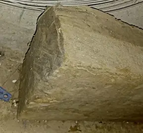 Poutre de chemin de fer en chene imbibé de solvant, 234cm x 24cm x 14 cm