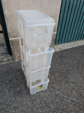meuble plastique en l'état