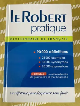 Dictionnaire Le Robert Pratique en très bon état