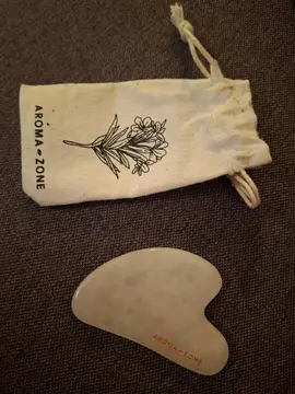 Gua Sha visage quartz rose aroma zone