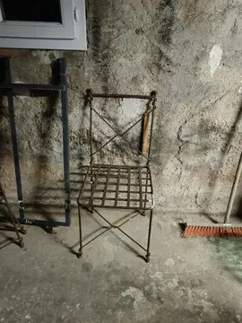 Chaises extérieures x 4 en ferrailles