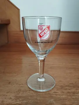 verre à bière à pied