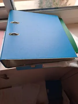 3 classeurs à levier et lot de pochettes plastiques perforées