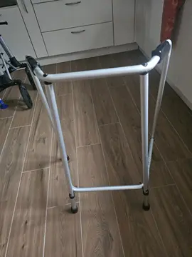 déambulateur réglable en hauteur