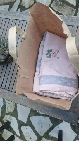 1 sac vêtements et chaussures