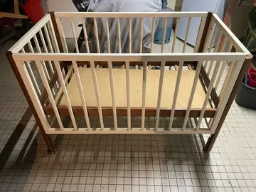 lit à barreaux bébé