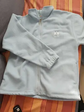 Veste en polaire bleu ciel