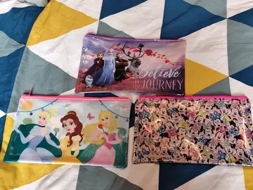 Lot de 3 trousses Disney (État neuf)