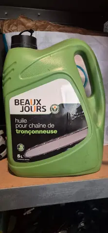 Huile pour tronçonneuse