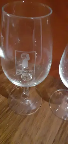 Lot 2 verres à pied