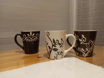 3 mugs