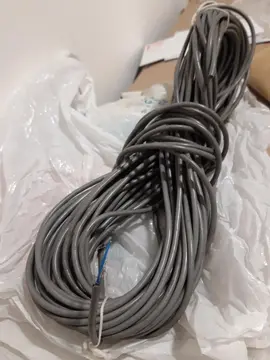 fil électrique téléphonique blindé