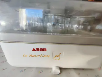 Yaourtière SEB avec ses 8 pots