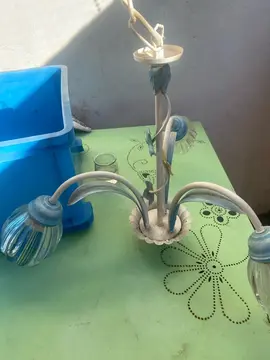 lustre V’ bleu et blanc