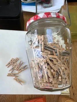 lot d’épingles en bois environ 2cm