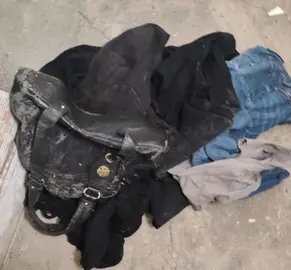 Lot de vêtements - jeans principalement