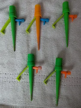 5 GOUTTEURS POUR BOUTEILLE A DEBIT REGLABLE