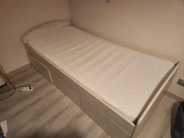 donne lit + matelas 190x90 cm