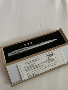stylo avec lampe et laser