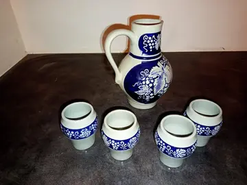 Pichet et verres assortis