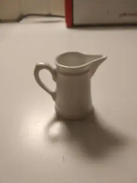 pichet ( tout petit)