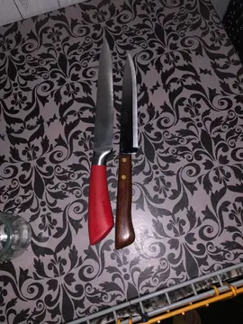 2 grands couteaux de cuisine