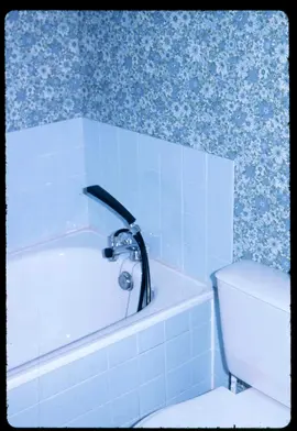 Baignoire blanche en tole emaille parfait état