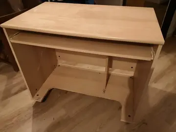 Bureau sur roulette Bricolé