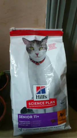 Croquettes pour chat senior au poulet