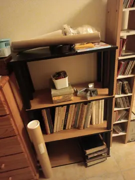 deux petites étagères