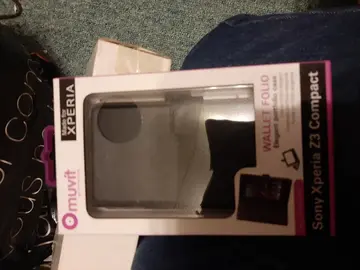 housse neuve noire Xperia z3