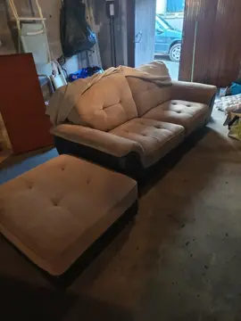 canapé avec des manques plus la housse