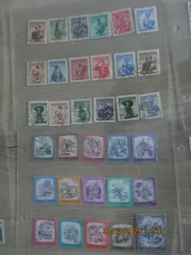 33 timbres oblitérés Autriche