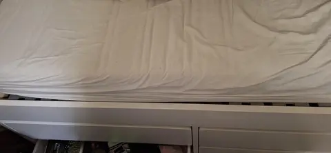 lit enfant en tres bon etat sommier matelas inclus