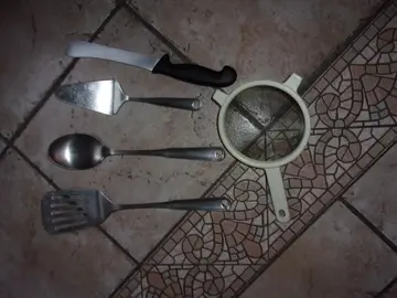 Lot 5 couverts divers