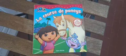 Livre Dora La course de poneys