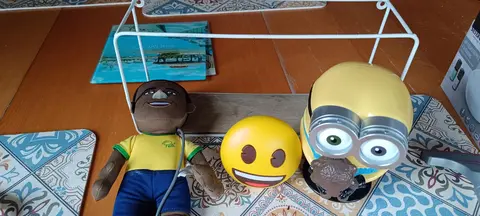 etagere ,tirelire,peluche,enceinte