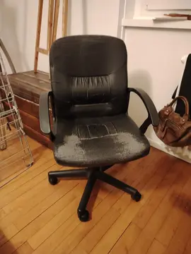 Donne vélo elliptique, bureau solide avec beaucoup de rangement, siege de bureau