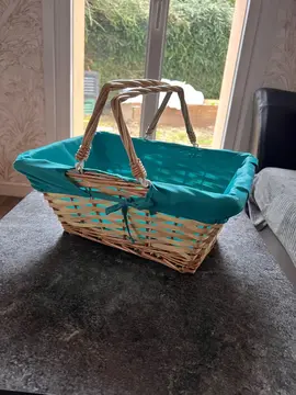 panier en osier neuf